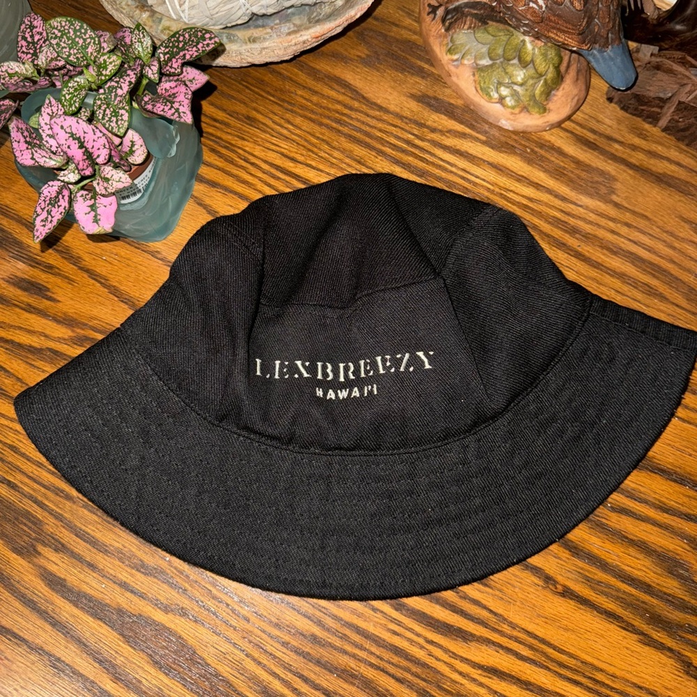 Lexbreezy Bucket Hat